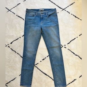 Levi 711 skinny jeans